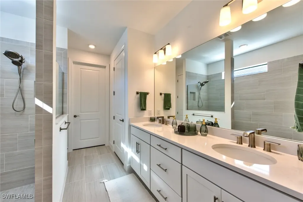 9280 Cormorant Drive Naples FL 34120