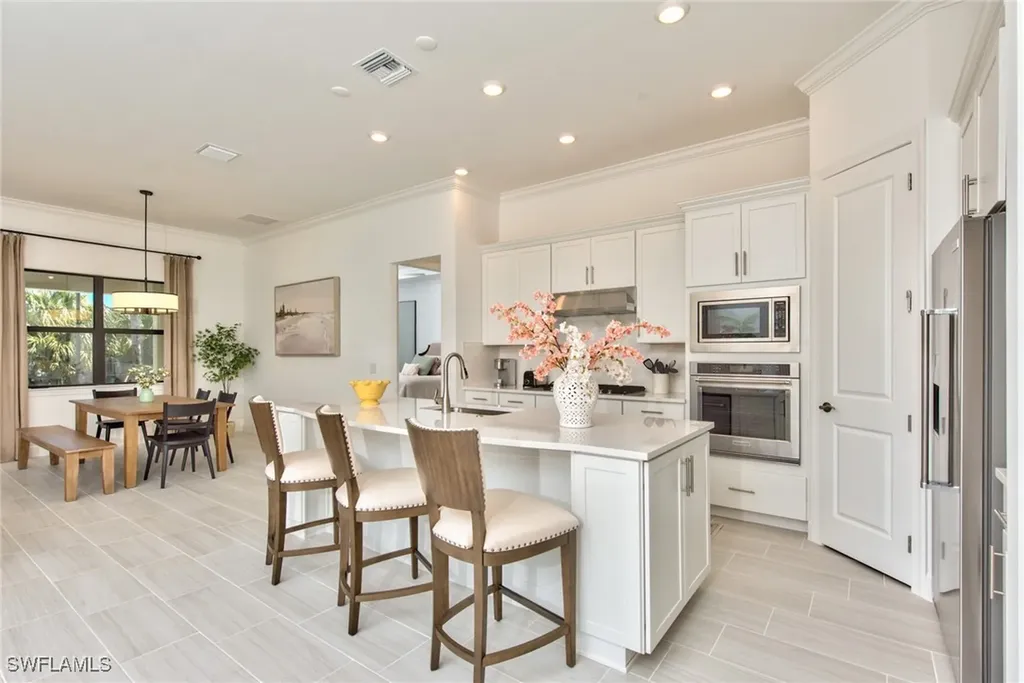 9280 Cormorant Drive Naples FL 34120