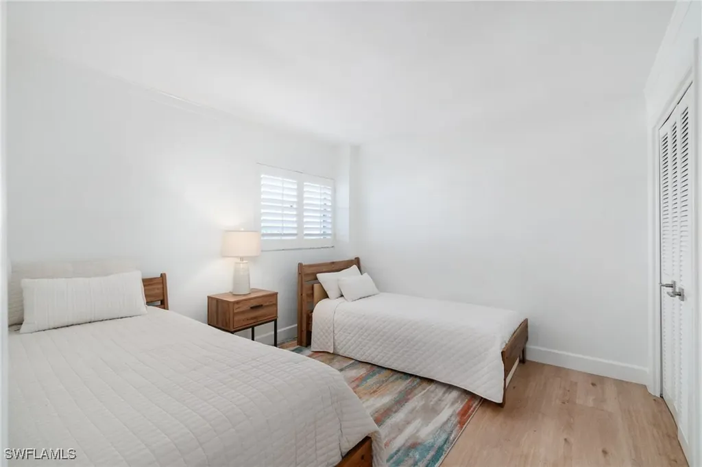 300 Park Shore Drive Naples FL 34103