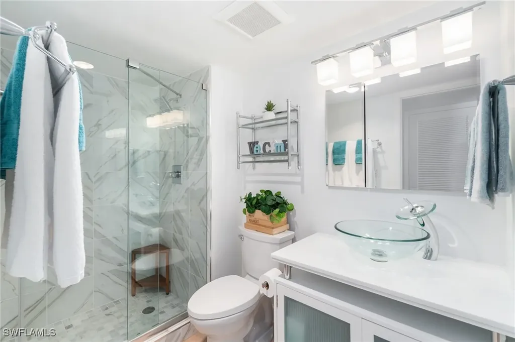 300 Park Shore Drive Naples FL 34103