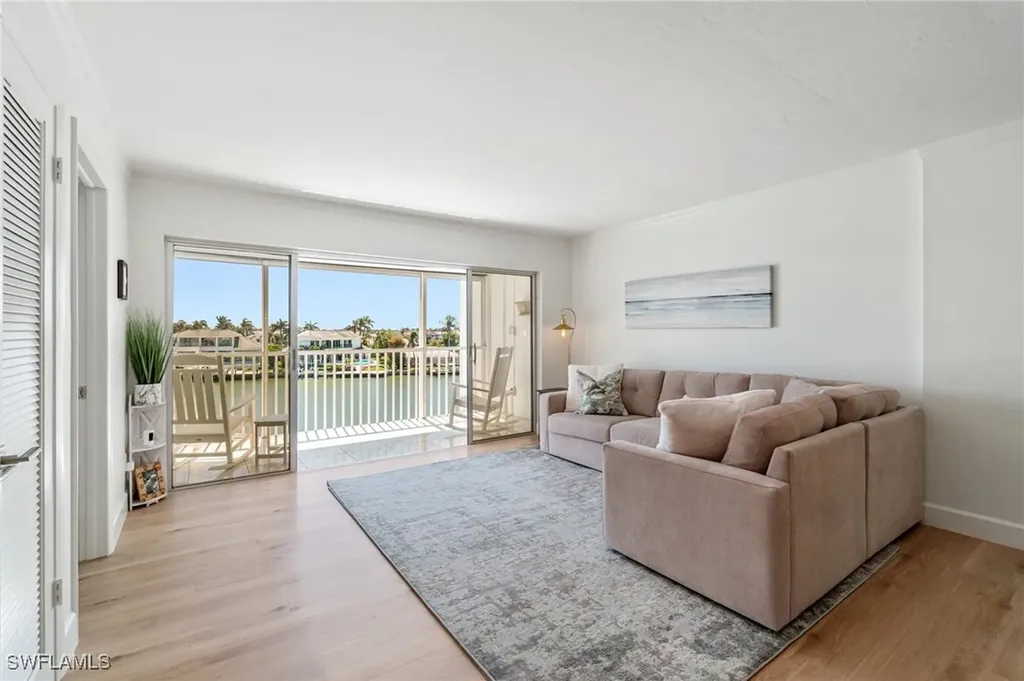 300 Park Shore Drive Naples FL 34103