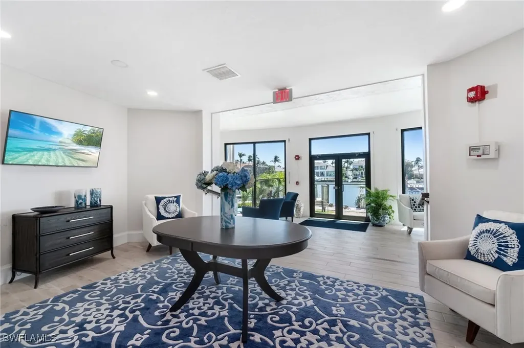 300 Park Shore Drive Naples FL 34103