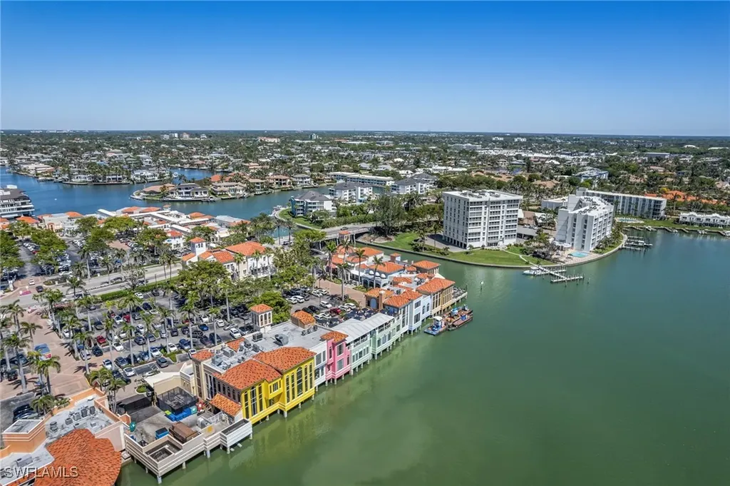 300 Park Shore Drive Naples FL 34103