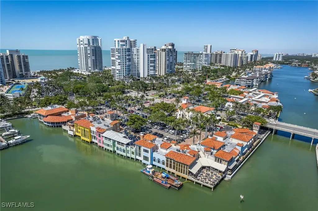 300 Park Shore Drive Naples FL 34103
