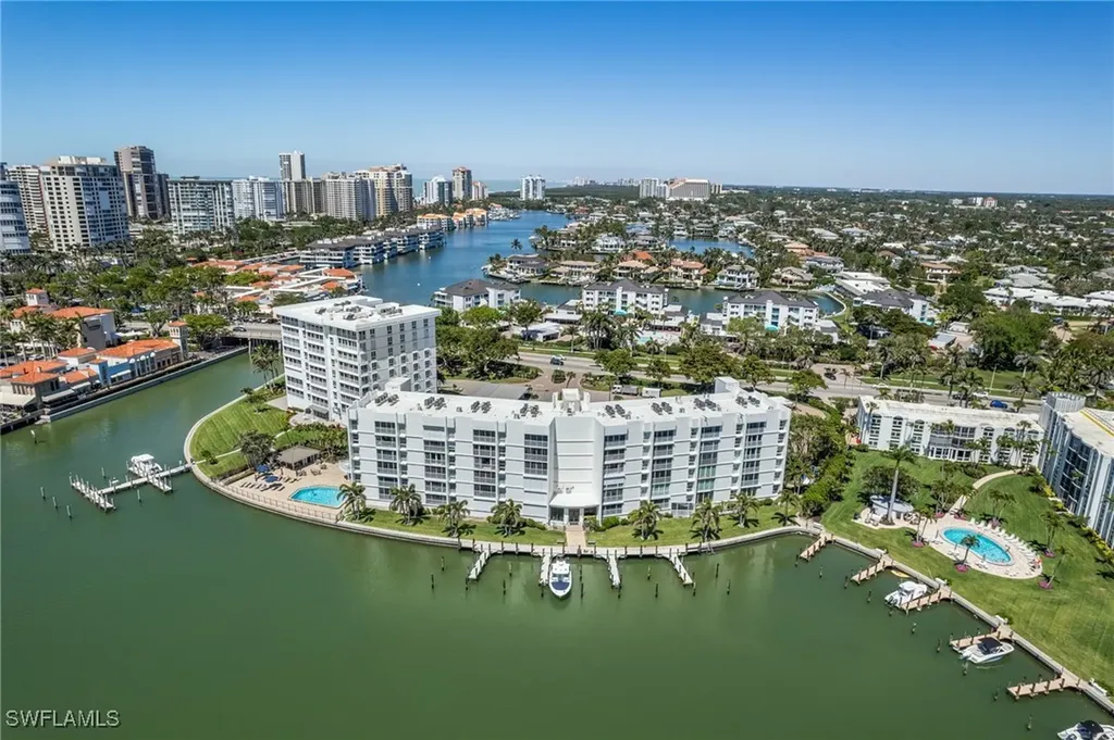 300 Park Shore Drive Naples FL 34103