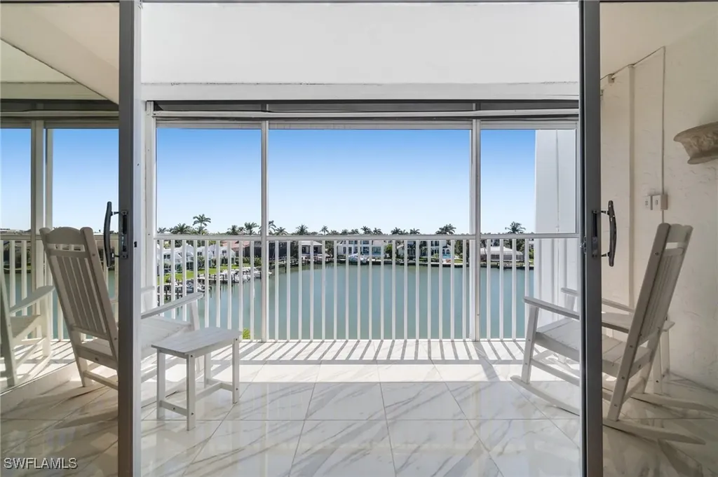 300 Park Shore Drive Naples FL 34103