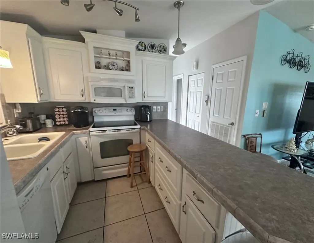 1128 Jade Lake Point Naples FL 34114