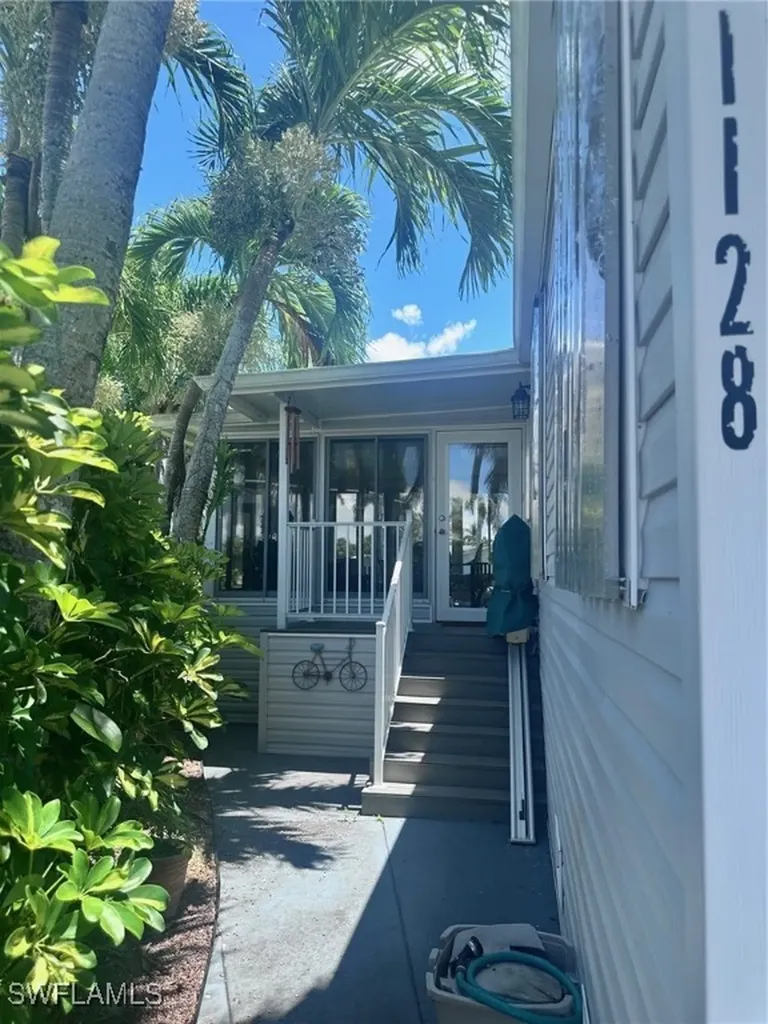 1128 Jade Lake Point Naples FL 34114