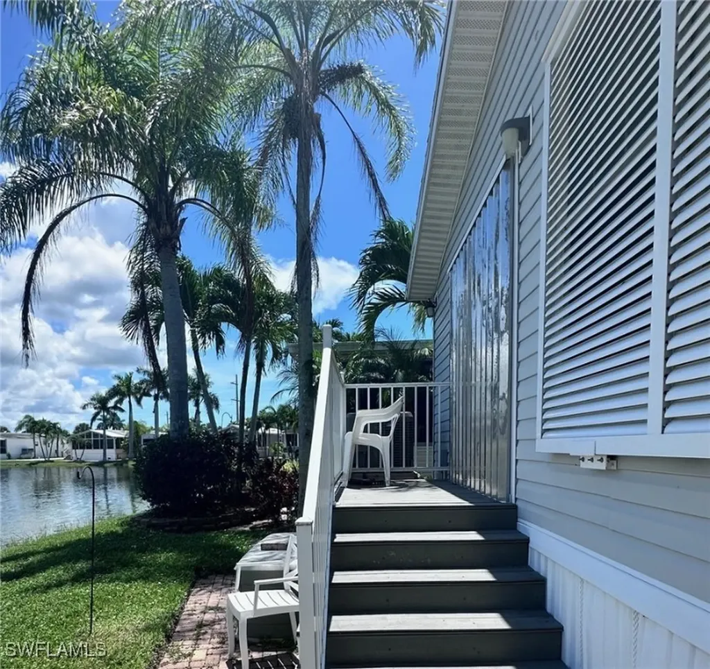 1128 Jade Lake Point Naples FL 34114