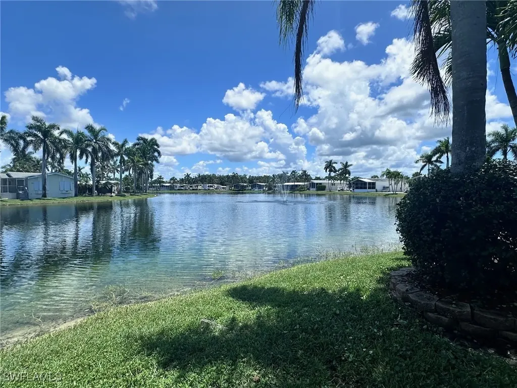 1128 Jade Lake Point Naples FL 34114