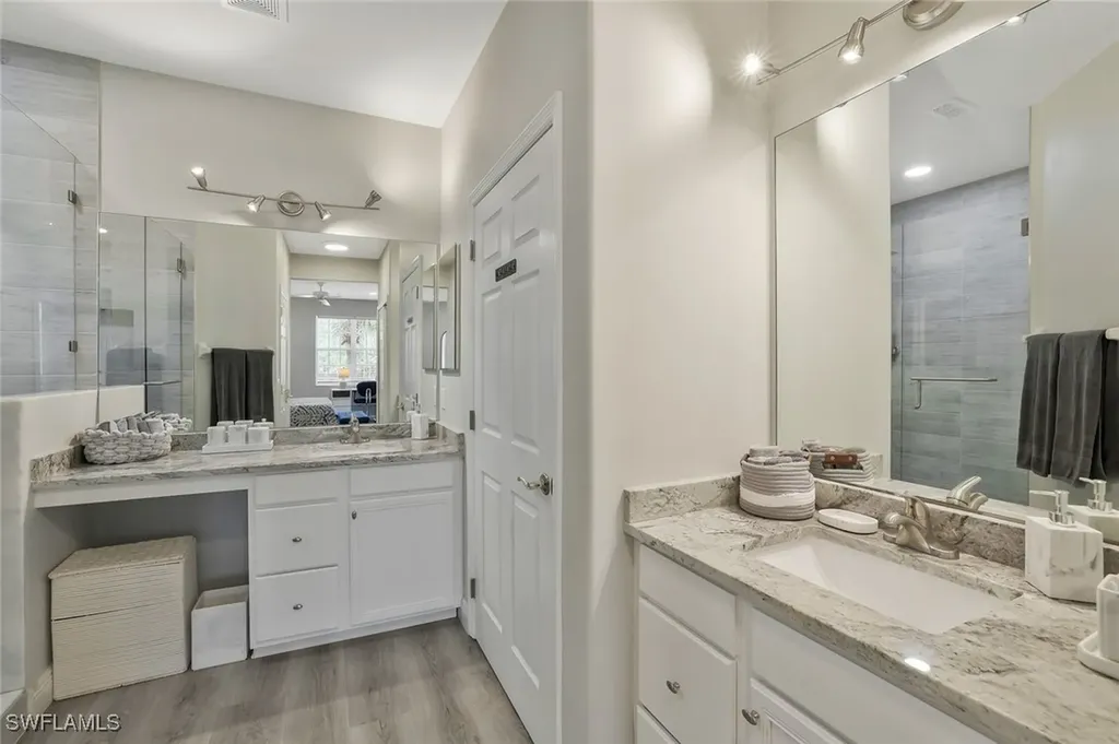 4883 Hampshire Court Naples FL 34112