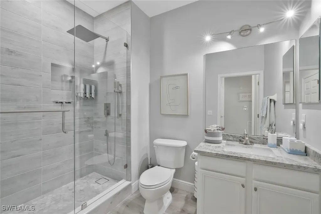 4883 Hampshire Court Naples FL 34112