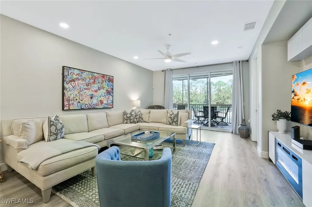 4883 Hampshire Court Naples FL 34112