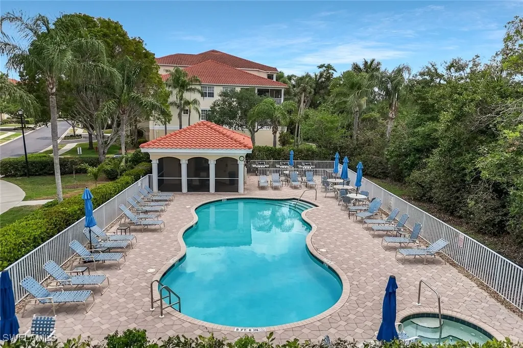 4883 Hampshire Court Naples FL 34112