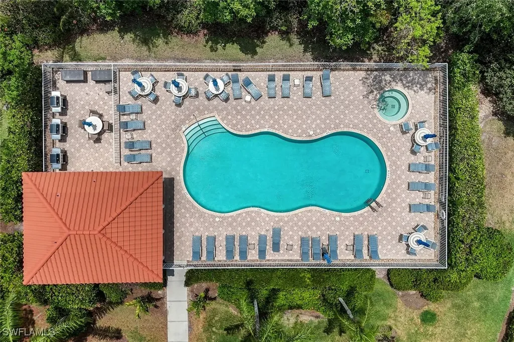 4883 Hampshire Court Naples FL 34112