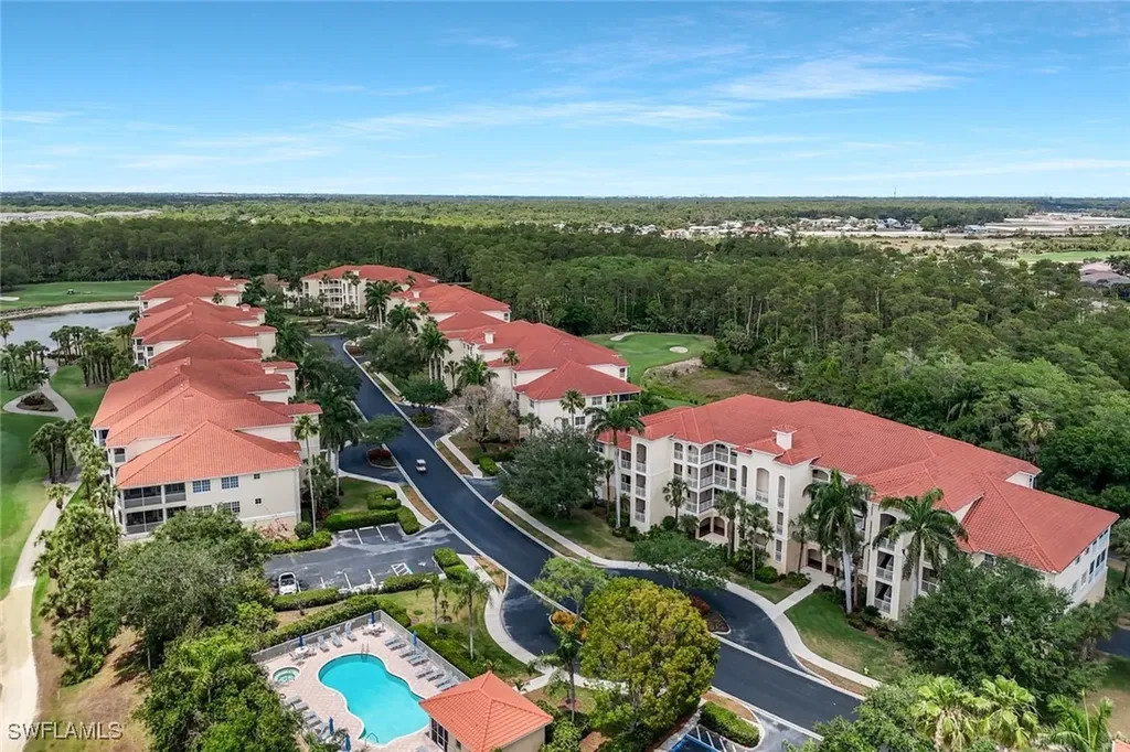 4883 Hampshire Court Naples FL 34112