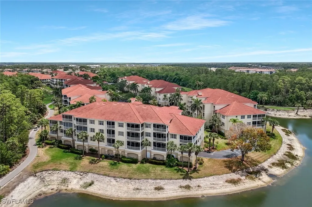 4883 Hampshire Court Naples FL 34112