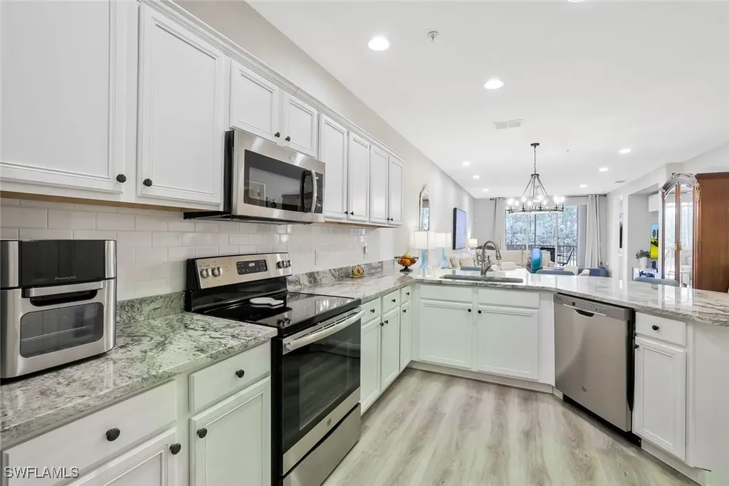 4883 Hampshire Court Naples FL 34112