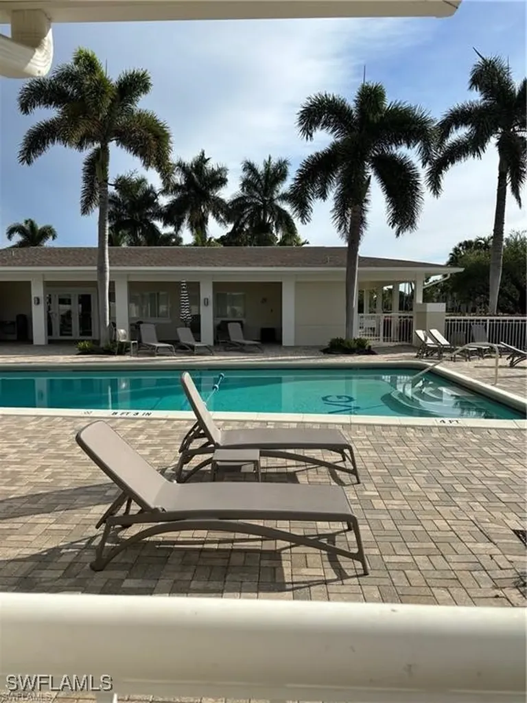 546 Broad Avenue S Naples FL 34102