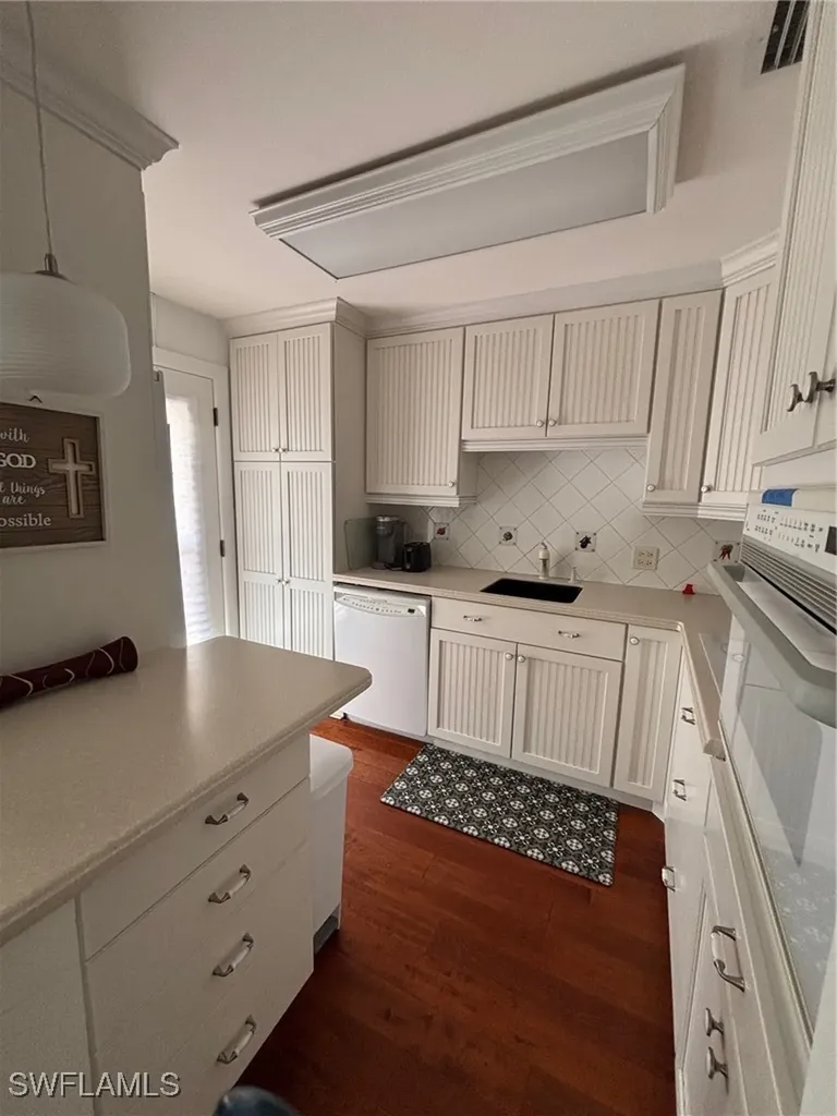 546 Broad Avenue S Naples FL 34102
