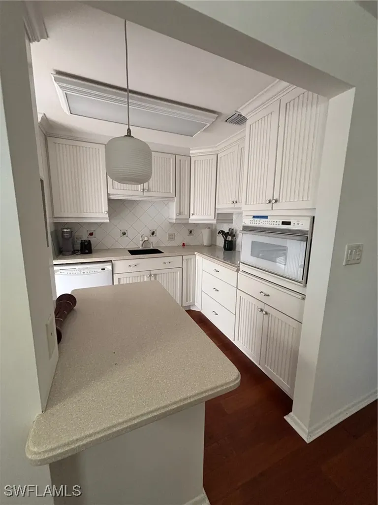 546 Broad Avenue S Naples FL 34102
