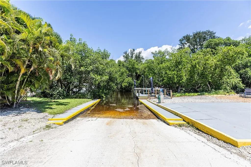 42 Amethyst Avenue Naples FL 34114