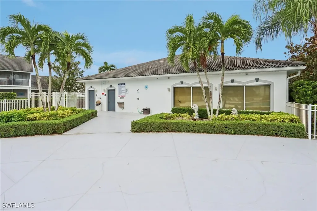 1115 Partridge Circle Naples FL 34104