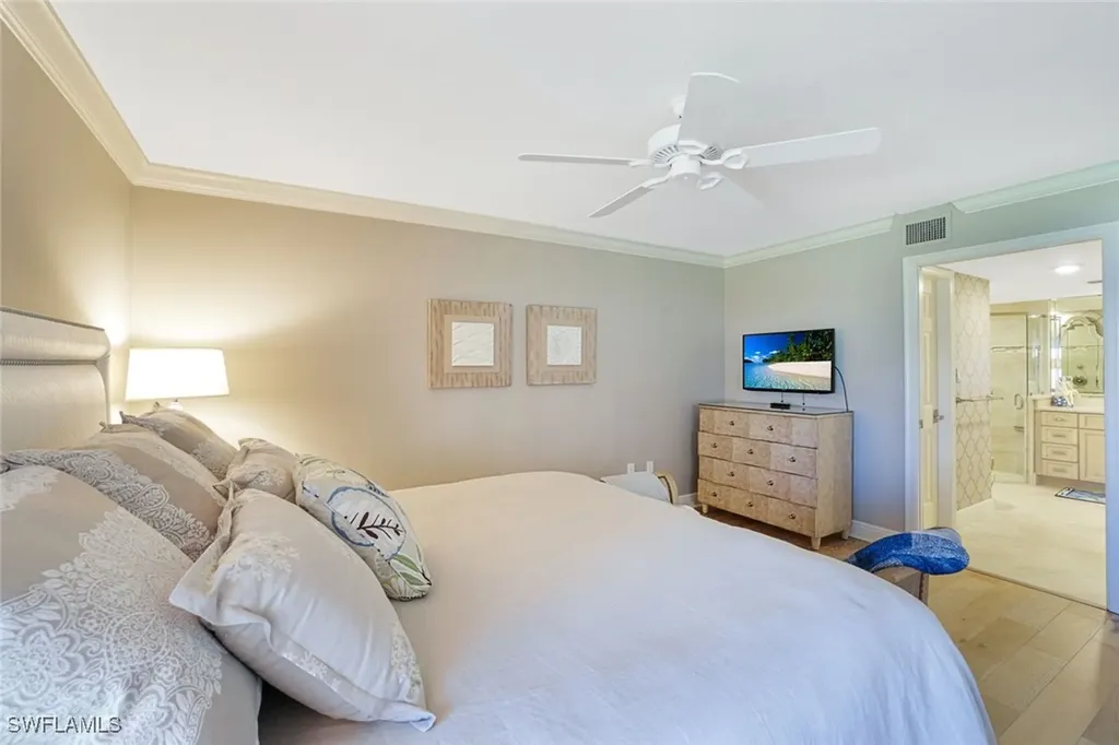 355 Park Shore Drive Naples FL 34103