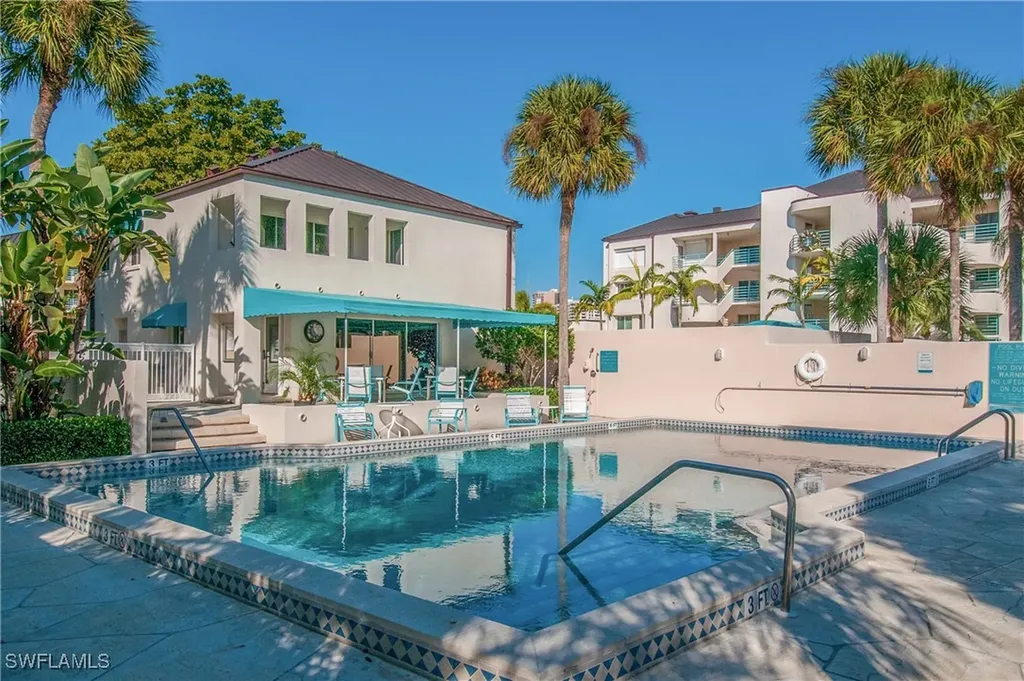 355 Park Shore Drive Naples FL 34103