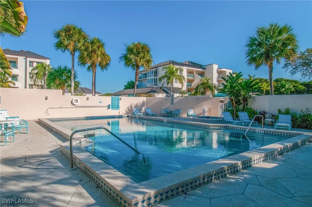 355 Park Shore Drive Naples FL 34103