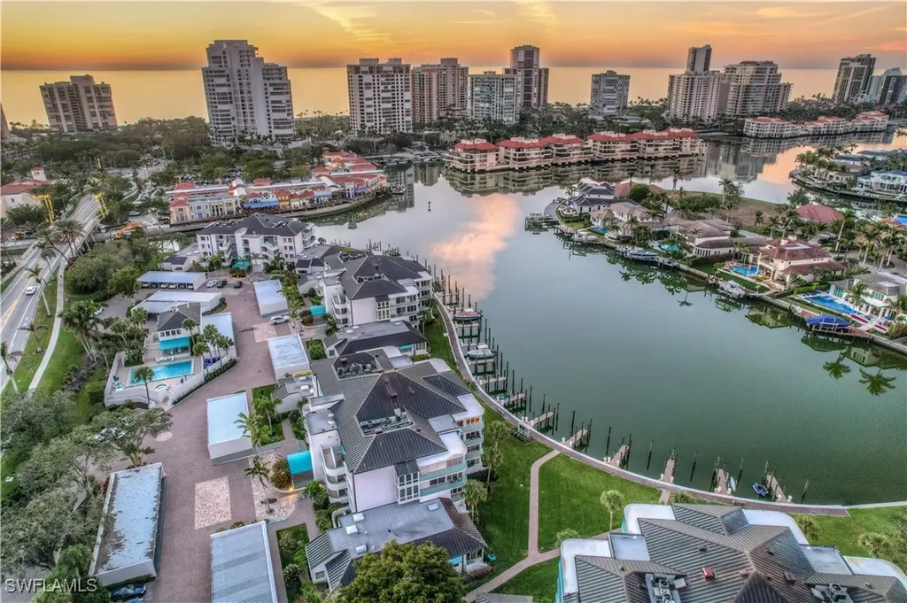 355 Park Shore Drive Naples FL 34103