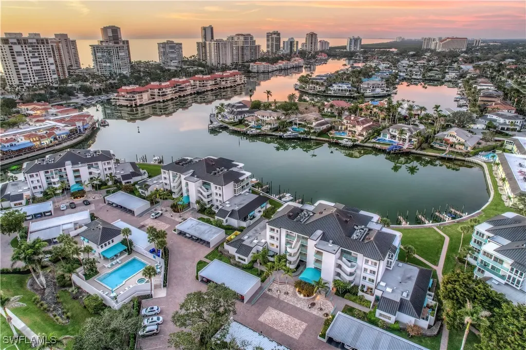 355 Park Shore Drive Naples FL 34103