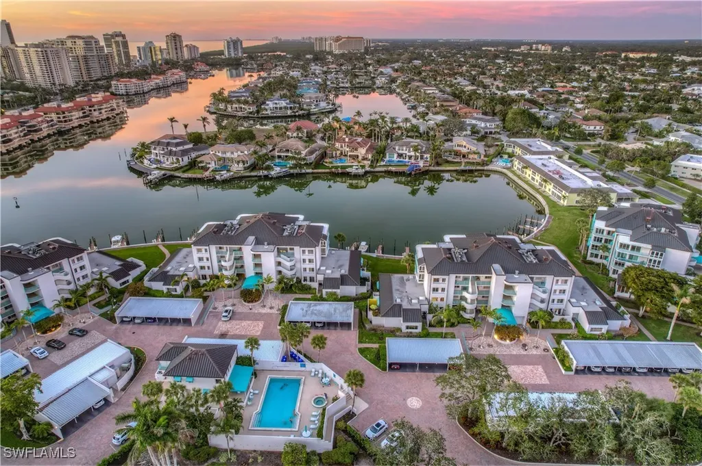 355 Park Shore Drive Naples FL 34103