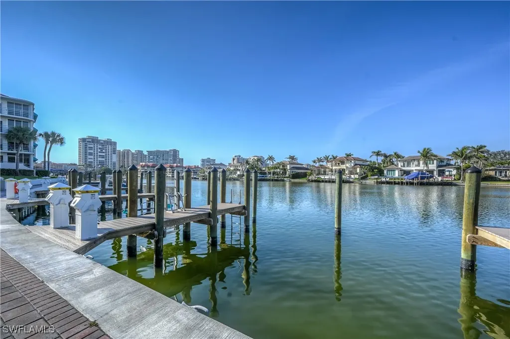 355 Park Shore Drive Naples FL 34103