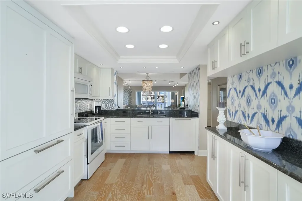 355 Park Shore Drive Naples FL 34103