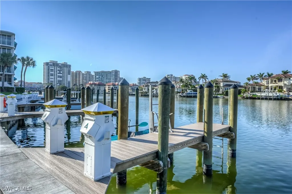 355 Park Shore Drive Naples FL 34103
