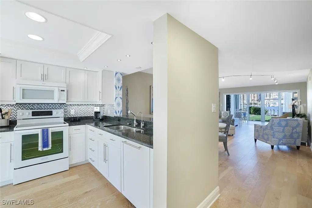 355 Park Shore Drive Naples FL 34103