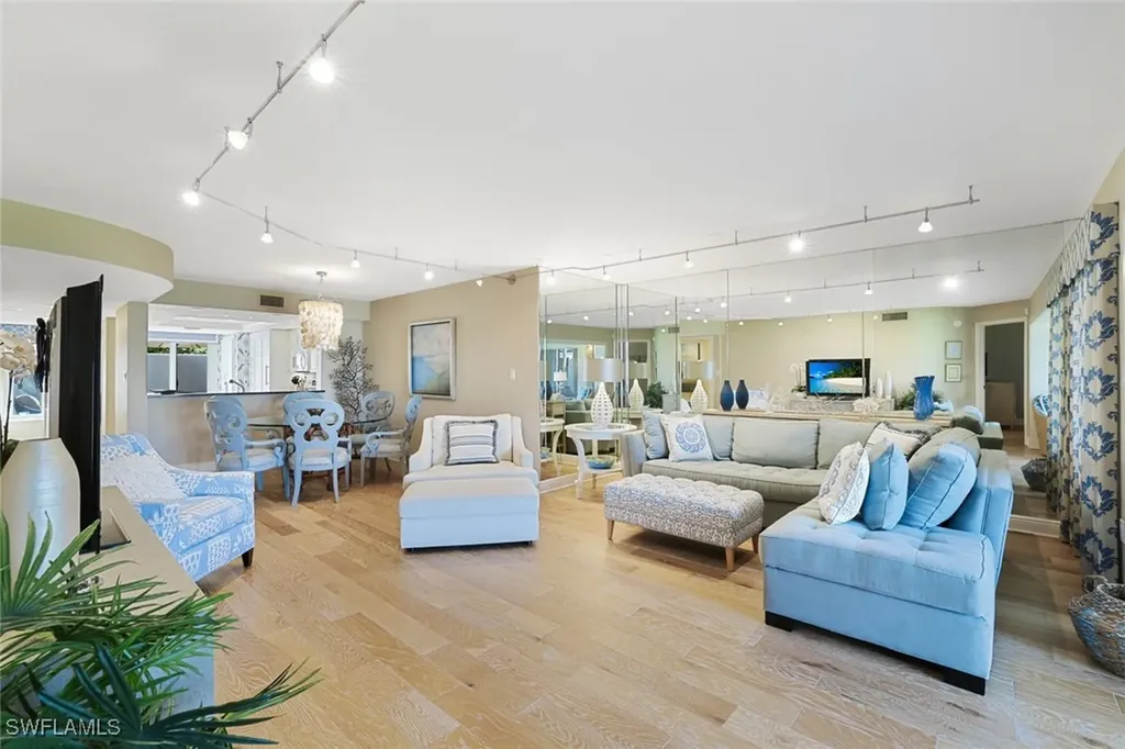 355 Park Shore Drive Naples FL 34103