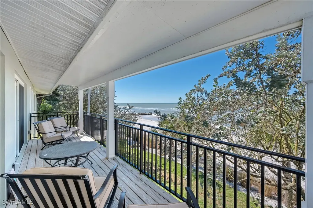 1065 Gulf Shore Boulevard N Naples FL 34102
