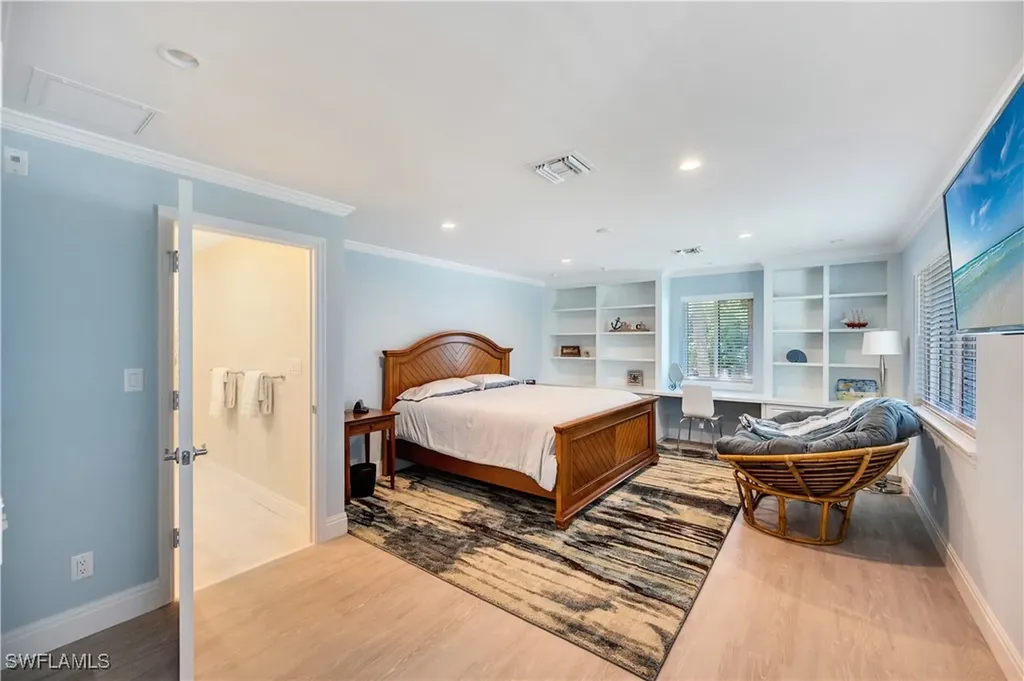 1065 Gulf Shore Boulevard N Naples FL 34102