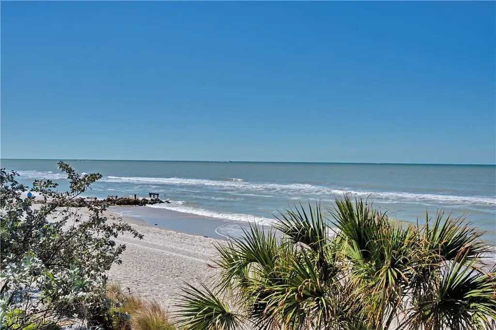 1065 Gulf Shore Boulevard N Naples FL 34102