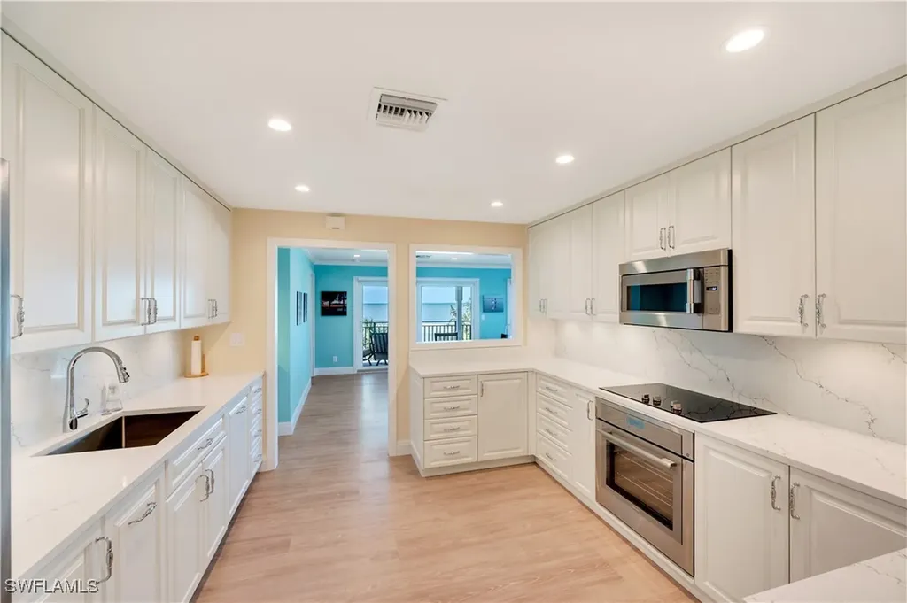 1065 Gulf Shore Boulevard N Naples FL 34102