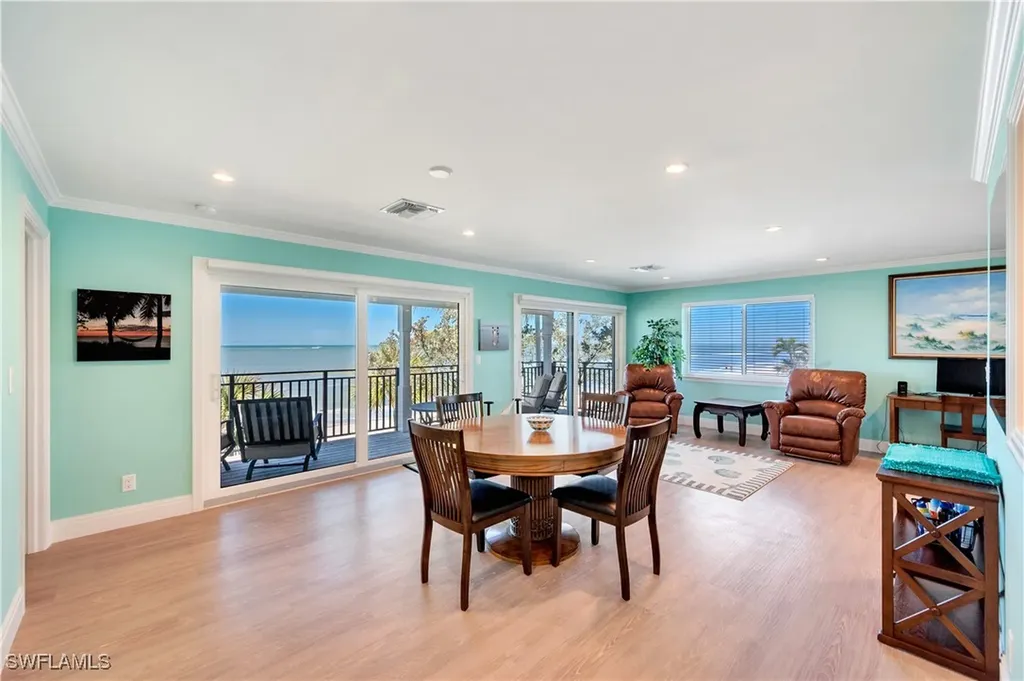 1065 Gulf Shore Boulevard N Naples FL 34102