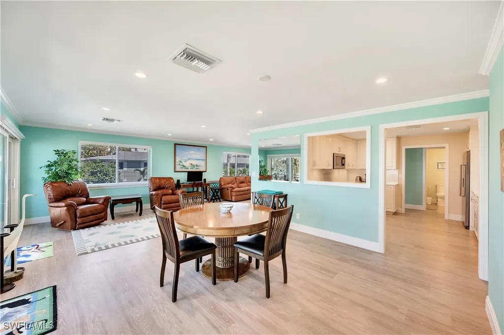 1065 Gulf Shore Boulevard N Naples FL 34102
