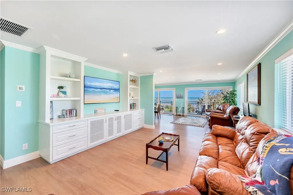 1065 Gulf Shore Boulevard N Naples FL 34102