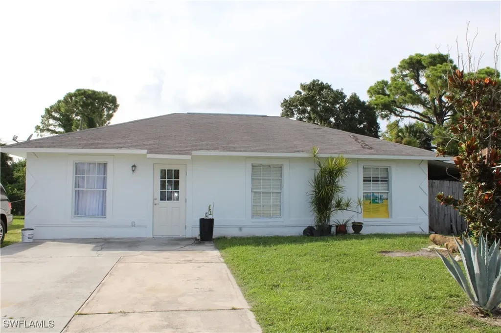 5321 Warren Street Naples FL 34113