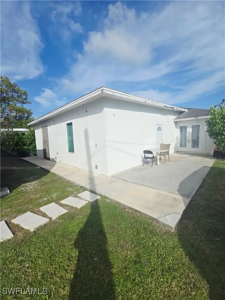 5321 Warren Street Naples FL 34113