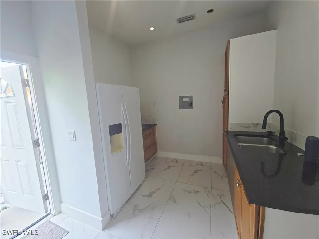 5321 Warren Street Naples FL 34113