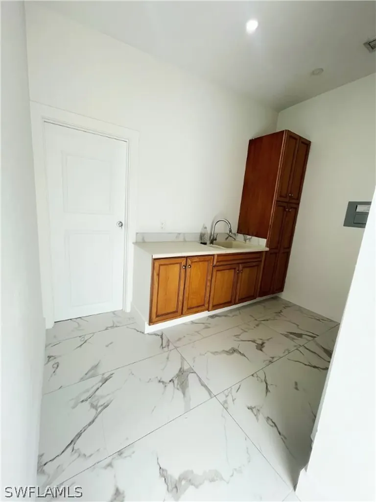 5321 Warren Street Naples FL 34113