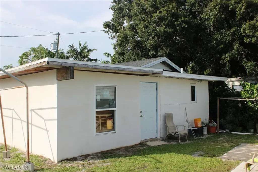 5321 Warren Street Naples FL 34113